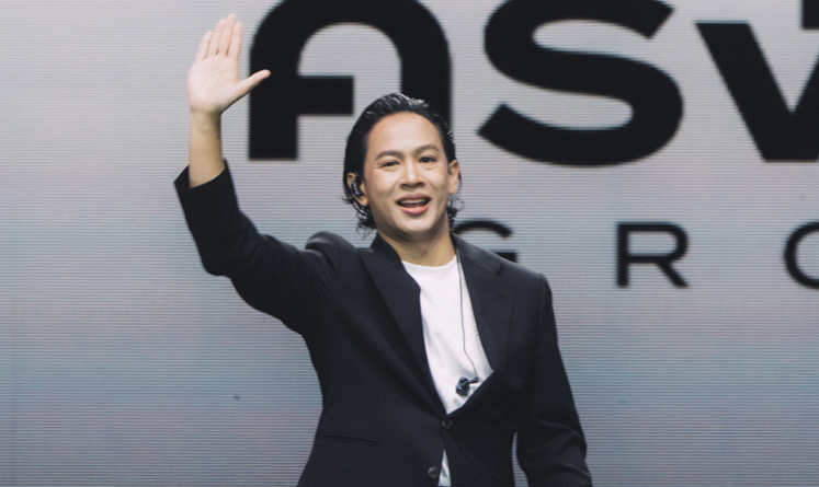 โอม ปัณฑพล เปิดตัว ครึ่งเก้า GROUP